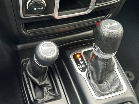 Used 2018 Jeep Wrangler Unlimited Sport AWD/4WD image 21