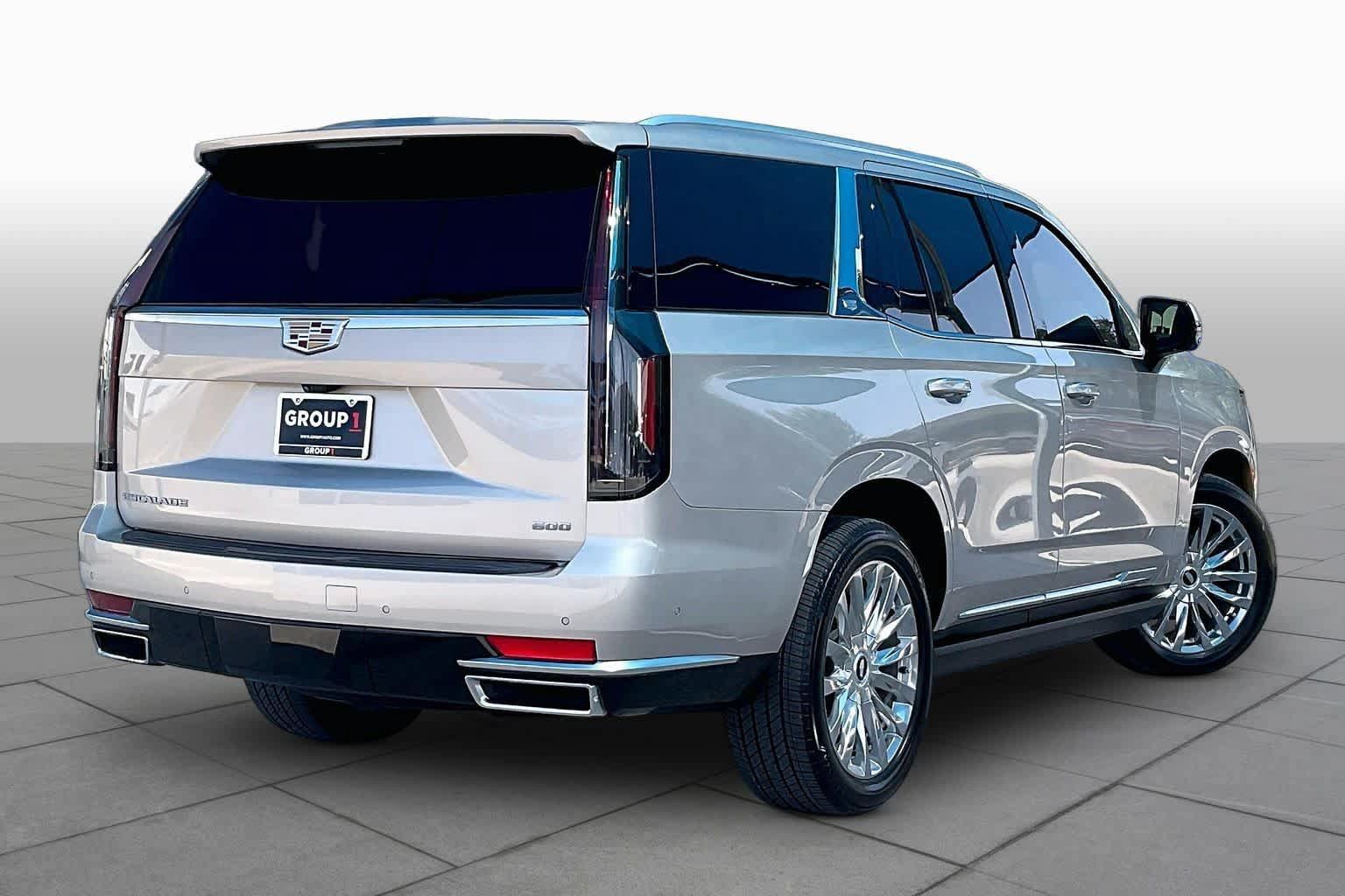 Used 2024 Cadillac Escalade Premium Luxury w/ Performance Package AWD/4WD image 24