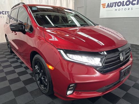 Used 2023 Honda Odyssey Sport image 2