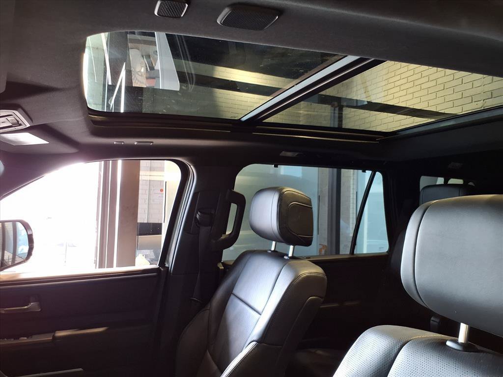 Used 2024 Toyota Sequoia Platinum AWD/4WD image 7