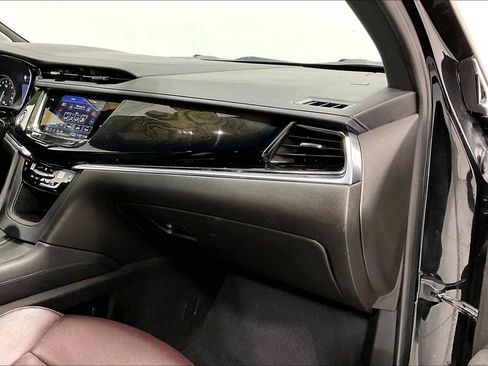 Used 2023 Cadillac XT6 Premium Luxury w/ Technology Package FWD image 19