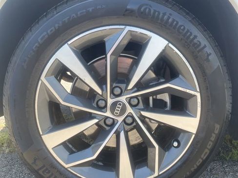 Used 2021 Audi Q5 2.0T Premium w/ Convenience Package AWD/4WD image 11
