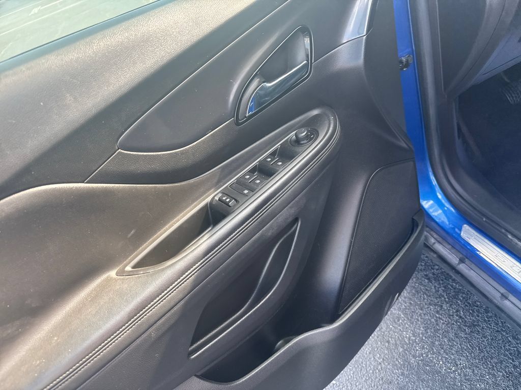 Used 2017 Buick Encore Essence FWD image 14
