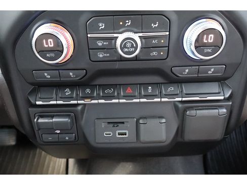 Used 2020 GMC Sierra 1500 SLE w/ SLE Value Package AWD/4WD image 29