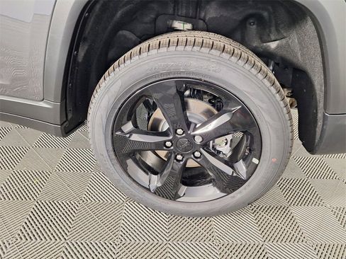 New 2025 Jeep Grand Cherokee Limited w/ Black Appearance Package image 16