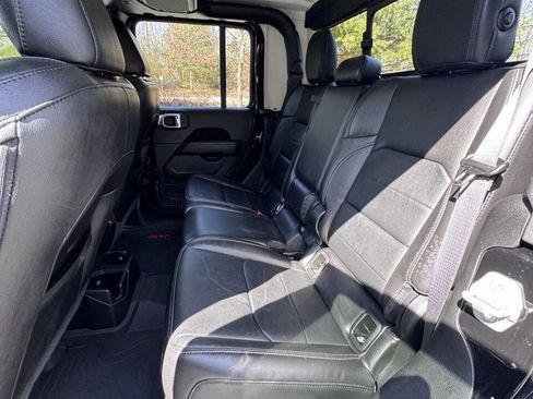 Used 2022 Jeep Gladiator Overland w/ Popular Equipment Package image 15