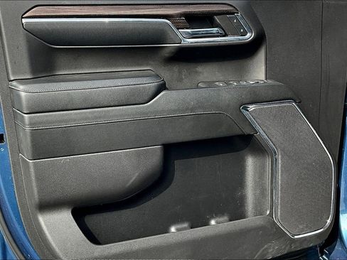 Used 2024 Chevrolet Silverado 1500 LT image 18