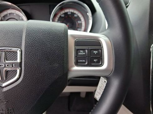 Used 2015 Dodge Grand Caravan SXT w/ UConnect Hands-Free Group FWD image 20