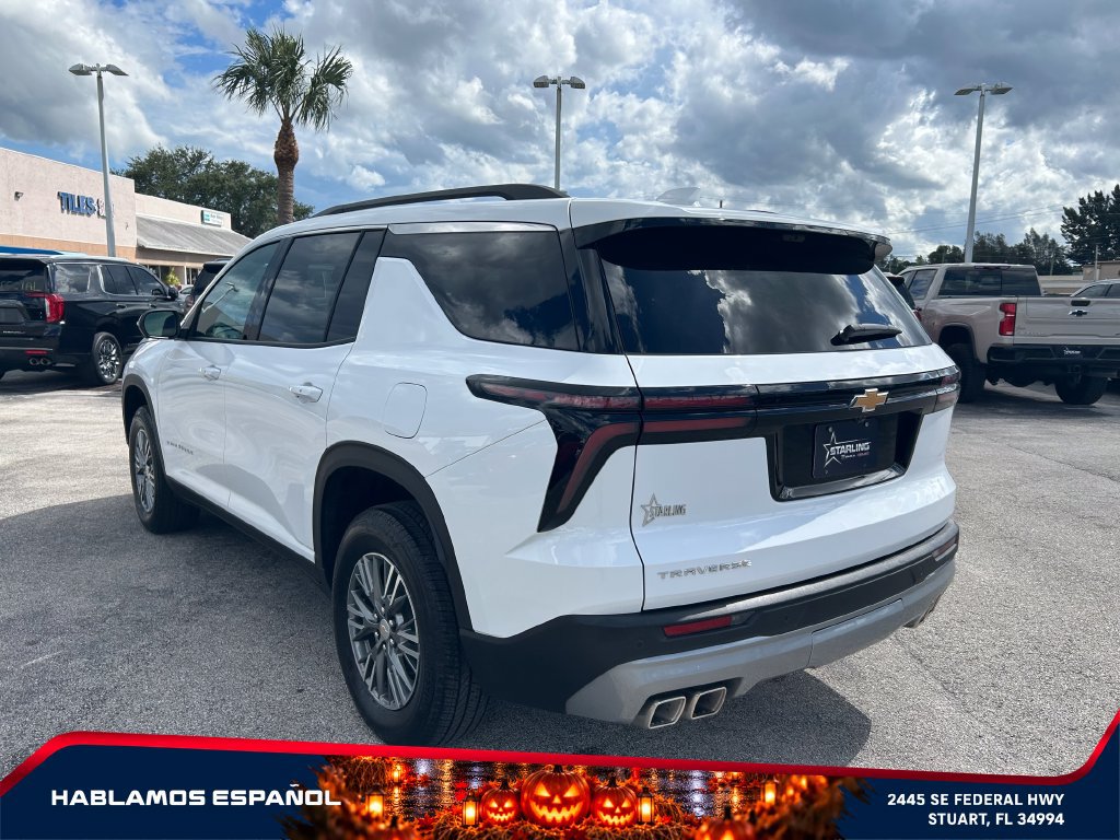 Used 2026 Chevrolet Traverse LT w/ Driver Confidence Package FWD image 7