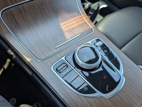 Certified 2019 Mercedes-Benz C 300 4MATIC Sedan image 18