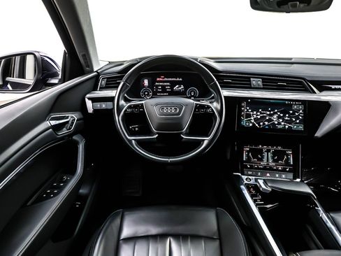 Used 2022 Audi e-tron Premium image 5