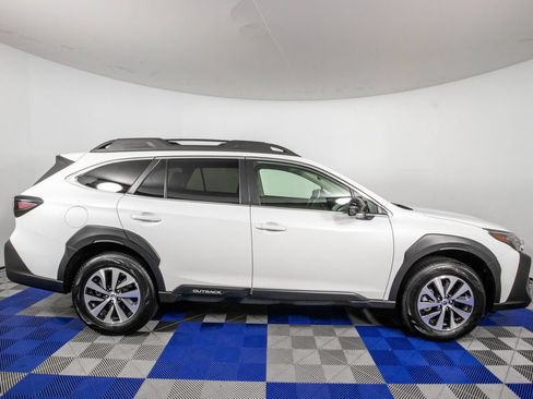 Used 2025 Subaru Outback Premium AWD/4WD image 5