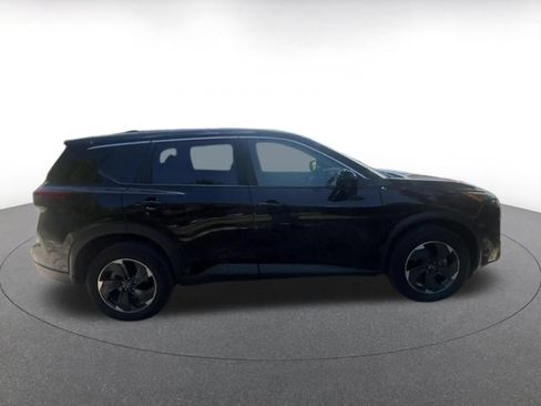 Used 2025 Nissan Rogue SV AWD/4WD image 13
