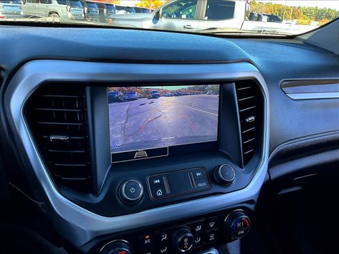 Used 2022 GMC Acadia SLE image 19