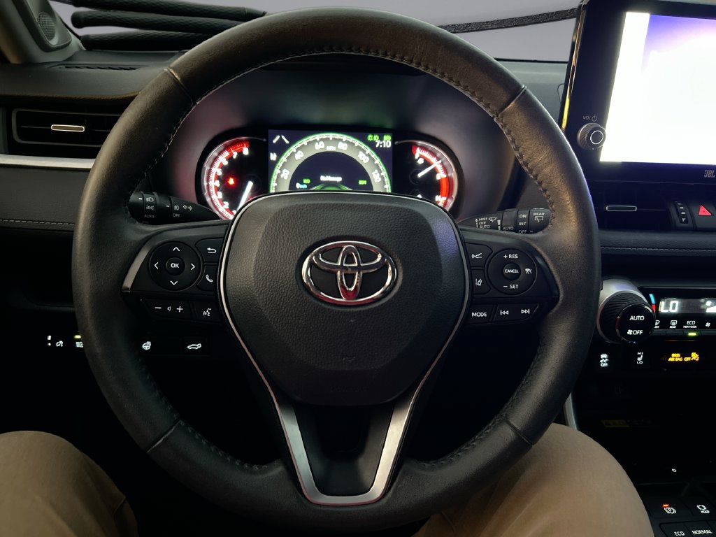Used 2023 Toyota RAV4 XLE Premium FWD image 16