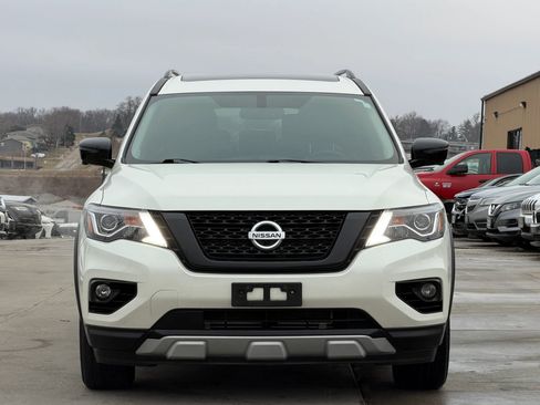 Used 2020 Nissan Pathfinder SL image 3