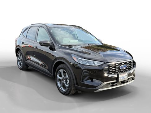 Certified 2025 Ford Escape ST-Line w/ Equipment Group 301A image 7