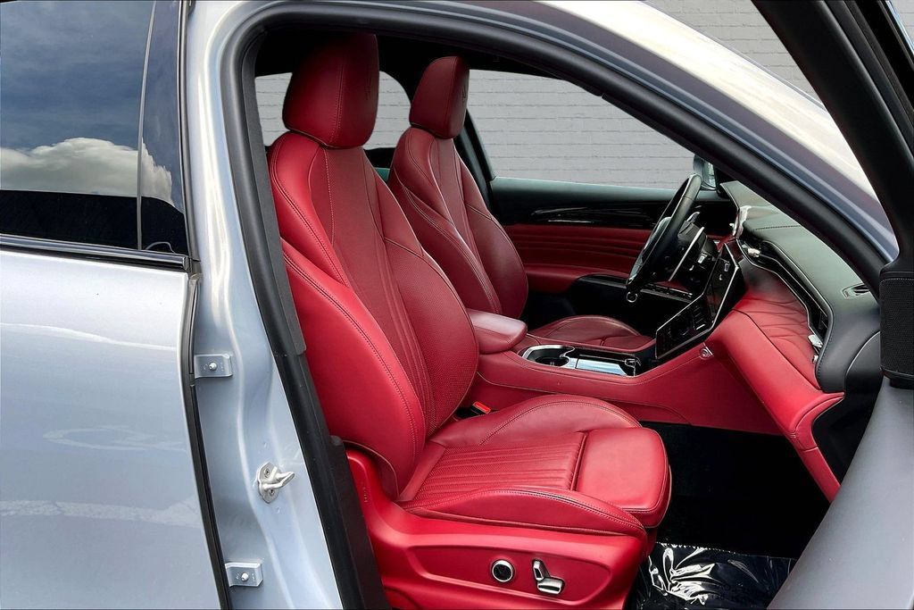 Used 2023 Maserati Grecale Modena AWD/4WD image 28