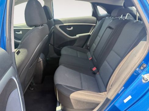Used 2017 Hyundai Elantra GT FWD image 13