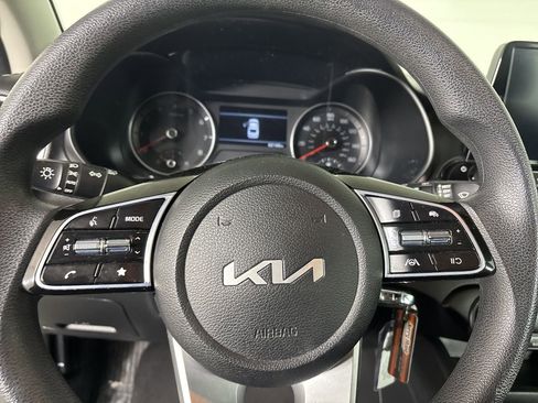 Used 2023 Kia Forte LXS image 11