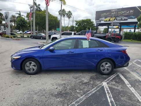 Used 2024 Hyundai Elantra SE image 4