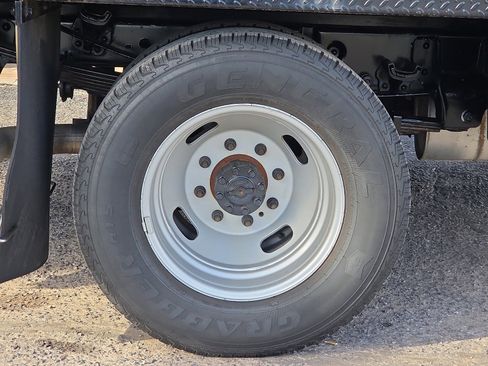 Used 2016 Ford F350 XLT w/ XLT Interior Package image 5