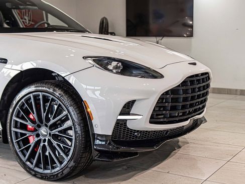 New 2026 Aston Martin DBX 707 image 3