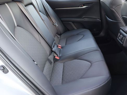 Used 2022 Toyota Camry XSE FWD image 16