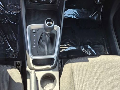 Used 2026 Hyundai Venue SE FWD image 18