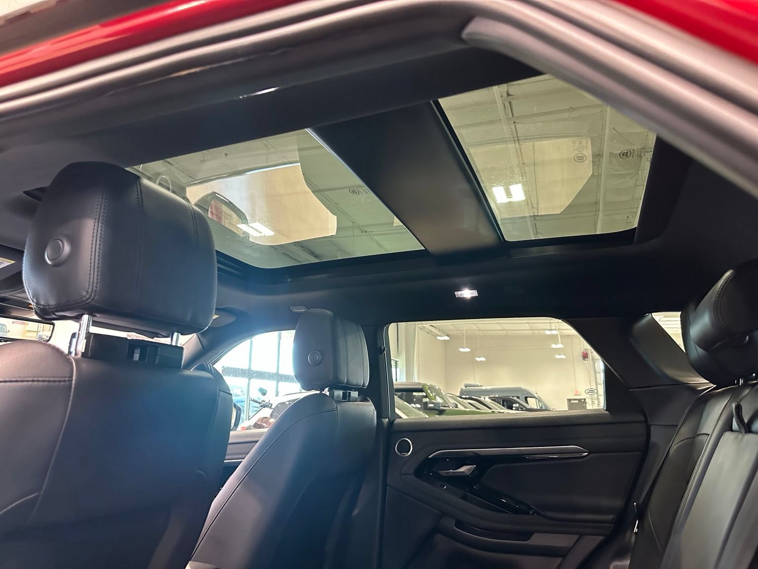 Used 2020 Land Rover Range Rover Evoque SE AWD/4WD image 31