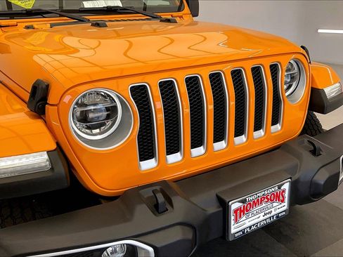 Used 2021 Jeep Wrangler Unlimited Sahara AWD/4WD image 30