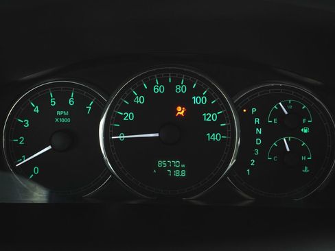 Used 2006 Buick LaCrosse CX FWD image 20