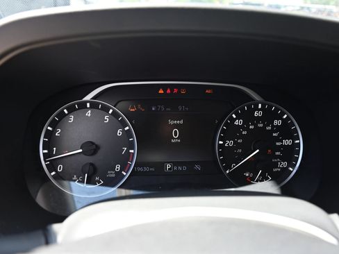 Used 2025 Nissan Frontier SV w/ SV Convenience Package RWD image 8