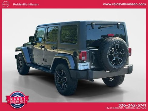 Used 2018 Jeep Wrangler Unlimited Sahara w/ Connectivity Group AWD/4WD image 4