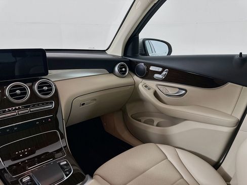 Used 2022 Mercedes-Benz GLC 300 image 24