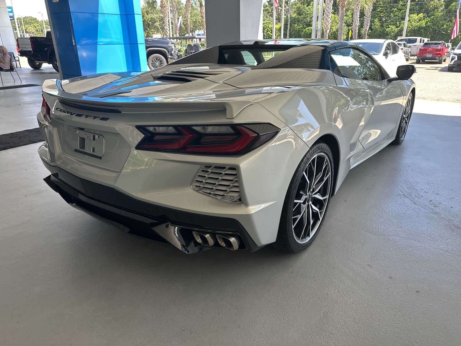 Used 2024 Chevrolet Corvette Stingray Premium Conv w/ Battery Protection Package RWD image 15