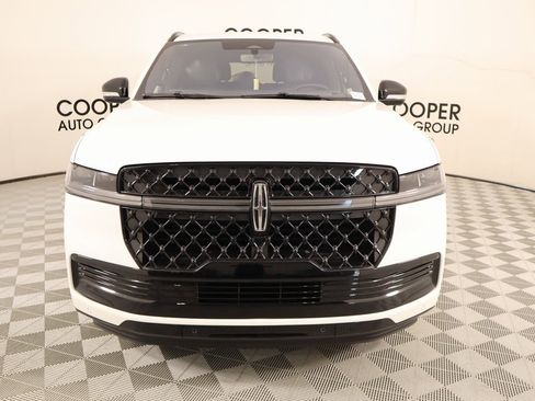 New 2025 Lincoln Navigator Reserve w/ Jet Appearance Package image 8