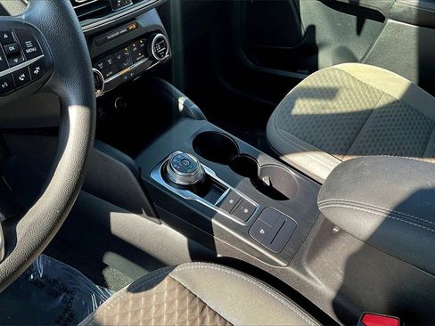 Certified 2021 Ford Escape SE image 16