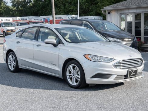 Used 2018 Ford Fusion S FWD image 3