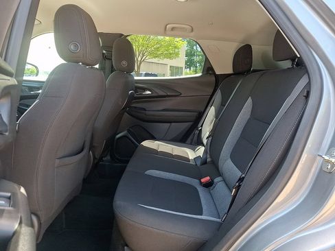 Used 2024 Chevrolet TrailBlazer LT AWD/4WD image 10