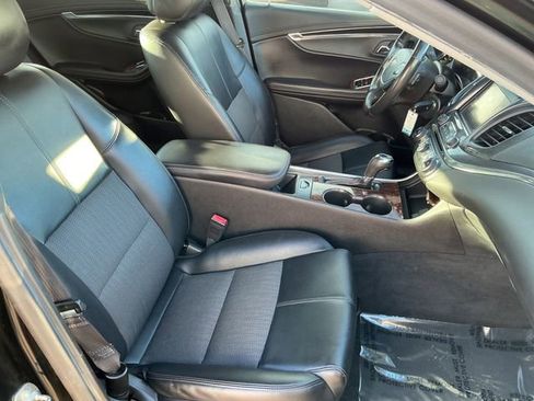 Used 2014 Chevrolet Impala LT w/ Convenience Package image 34