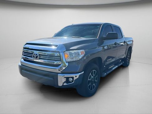 Used 2017 Toyota Tundra SR5 w/ TRD Off Road Package AWD/4WD image 15