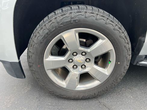 Used 2020 Chevrolet Suburban Premier AWD/4WD image 13