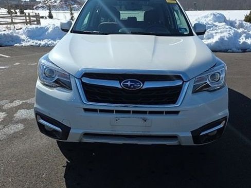 Used 2017 Subaru Forester 2.5i Touring image 2