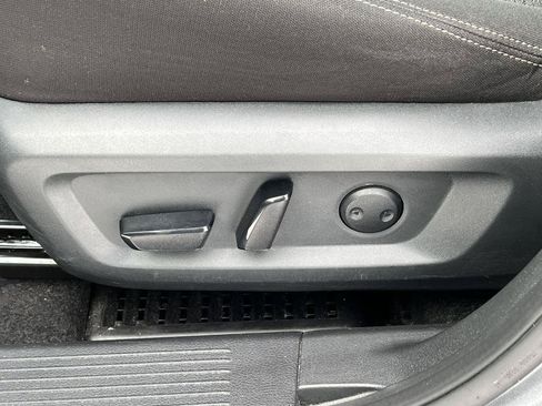 Used 2023 Nissan Rogue SV AWD/4WD image 8