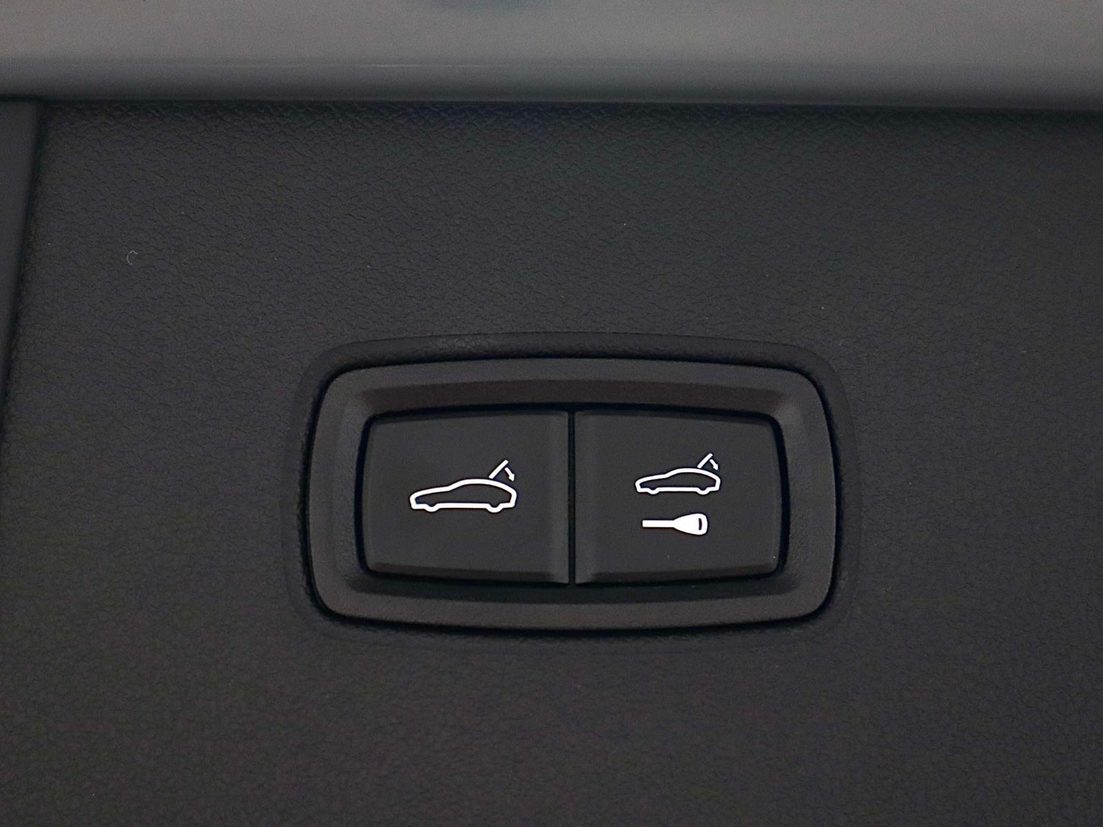 Used 2024 Porsche Cayenne S AWD/4WD image 12