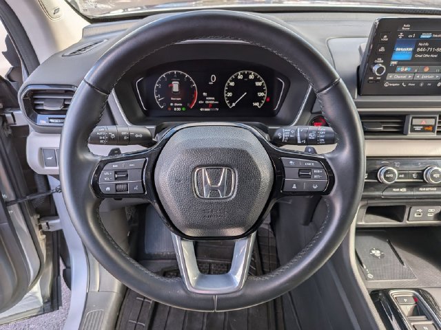 Used 2023 Honda Pilot Touring image 9