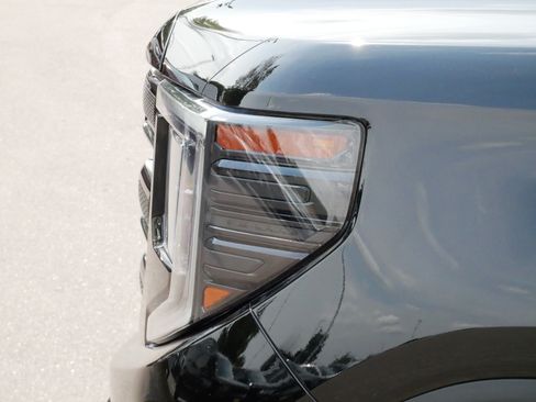 Used 2024 GMC Sierra 1500 Elevation AWD/4WD image 16