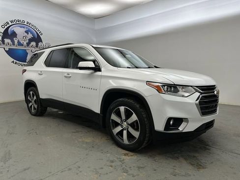 Used 2019 Chevrolet Traverse LT w/ LT Premium Package image 13