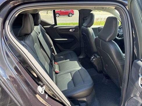 Used 2025 Volvo XC40 B5 Plus AWD/4WD image 13